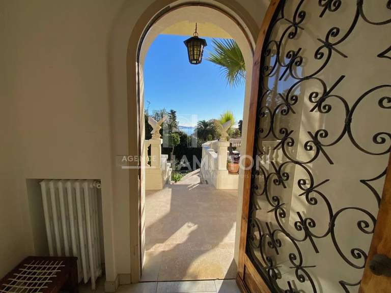 Villa avec Vue sur mer Le golfe-juan - 5 chambres - 140m²
