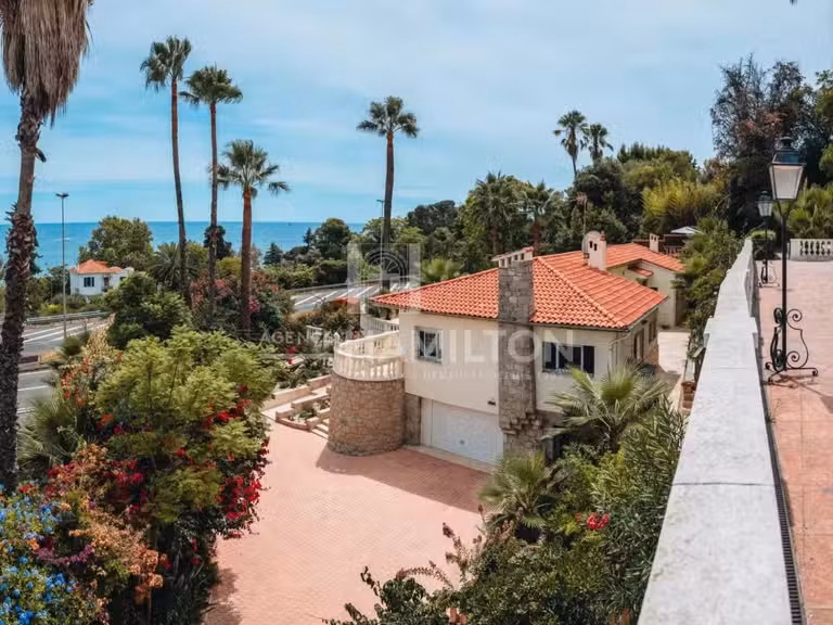Villa avec Vue sur mer Le golfe-juan - 5 chambres - 140m²