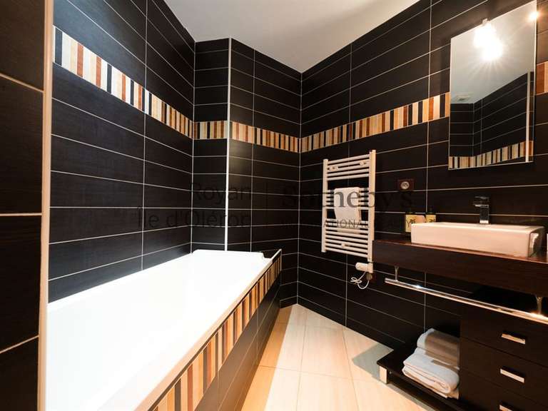 Maison Le Gua - 10 chambres - 693m²