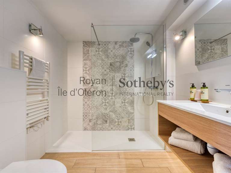 Maison Le Gua - 10 chambres - 693m²