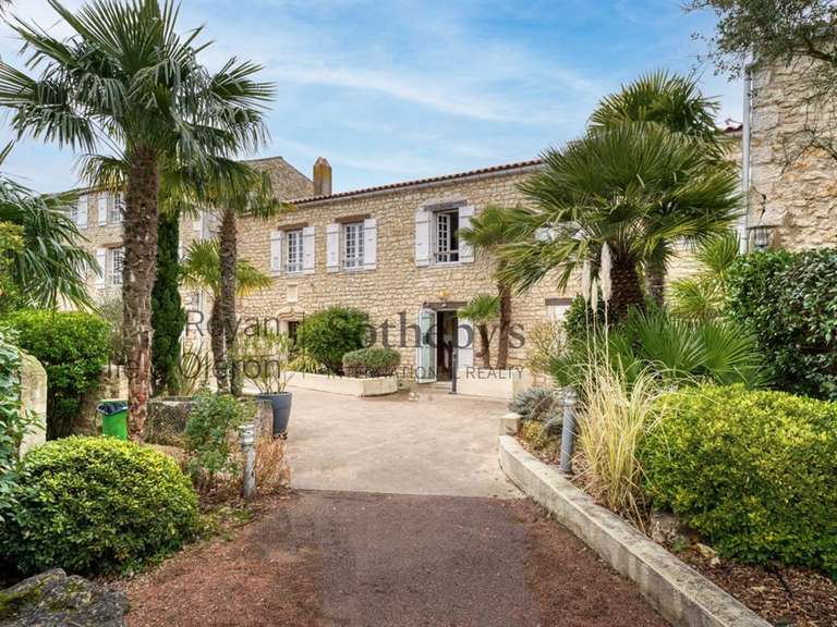 Maison Le Gua - 10 chambres - 693m²