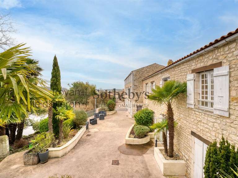 Maison Le Gua - 10 chambres - 693m²