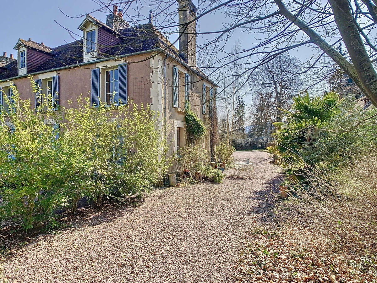 Property Le Hom
