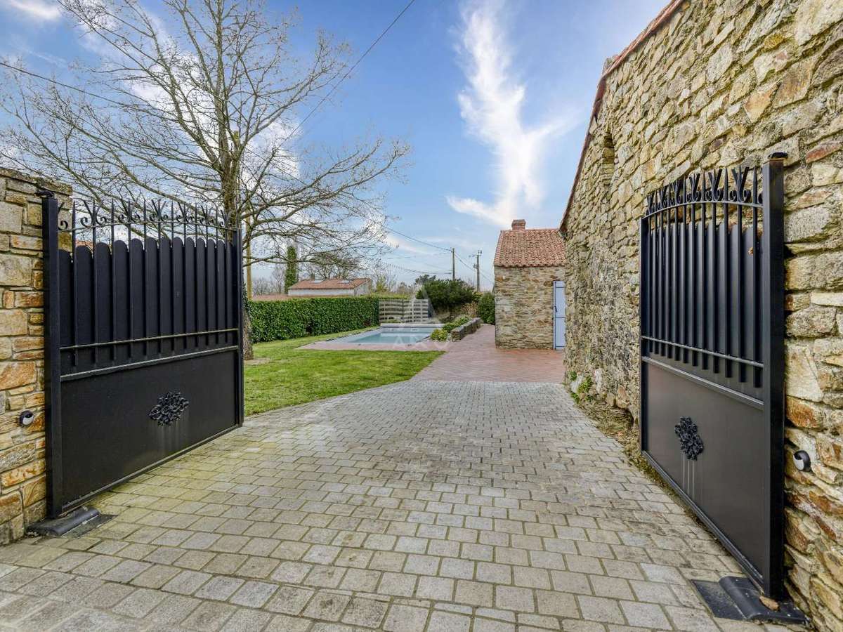 House Le Landreau