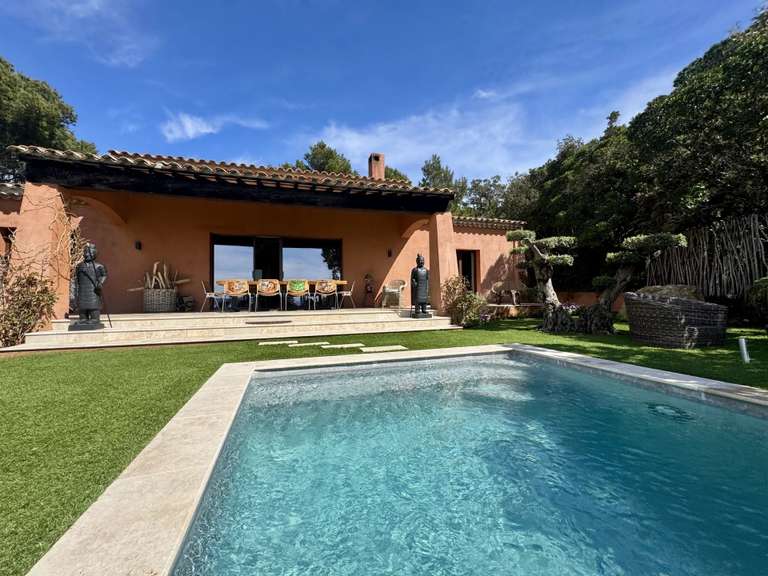 House with Sea view Le Lavandou - 7 bedrooms - 210m²