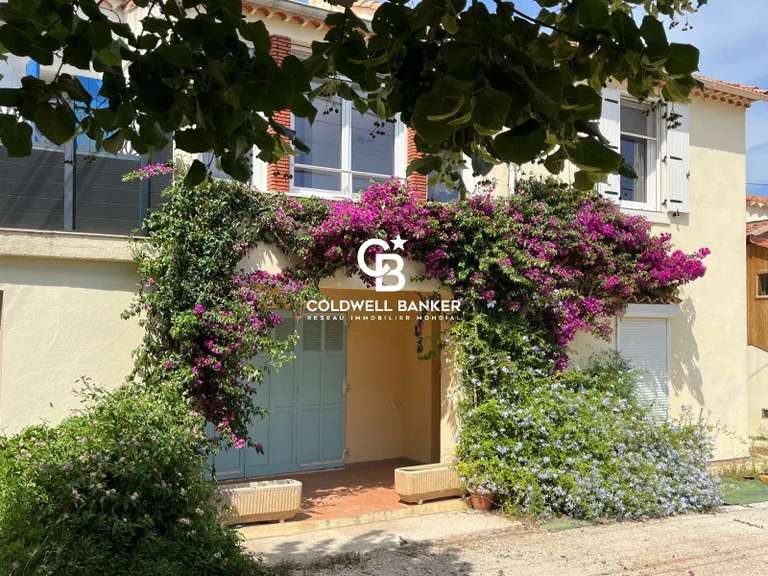 Maison Le Lavandou - 1 chambre - 163m²