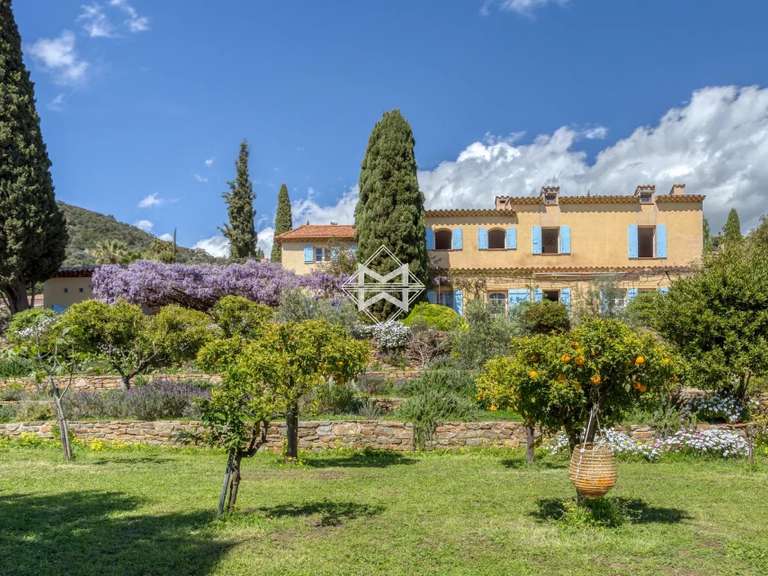 Propriété Le Lavandou - 9 chambres - 395m²