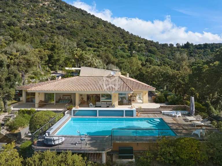 Villa with Sea view Le Lavandou - 6 bedrooms - 340m²
