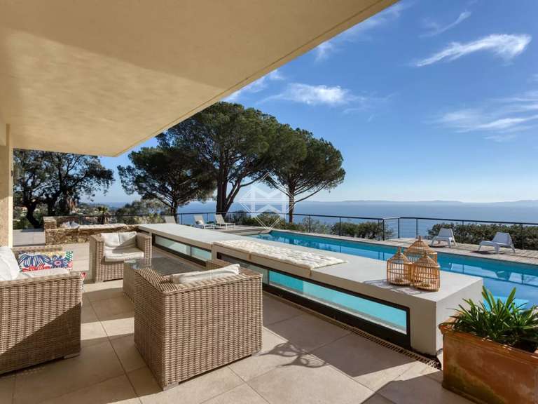 Villa with Sea view Le Lavandou - 6 bedrooms - 340m²