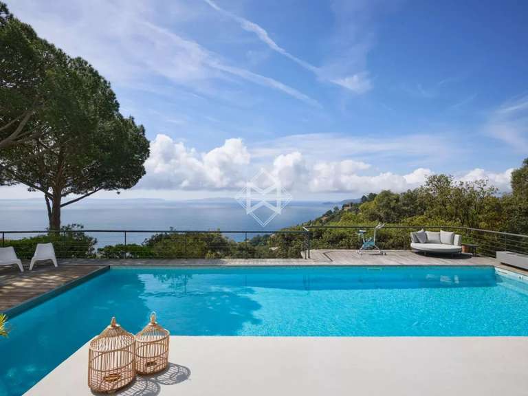 Villa with Sea view Le Lavandou - 6 bedrooms - 340m²