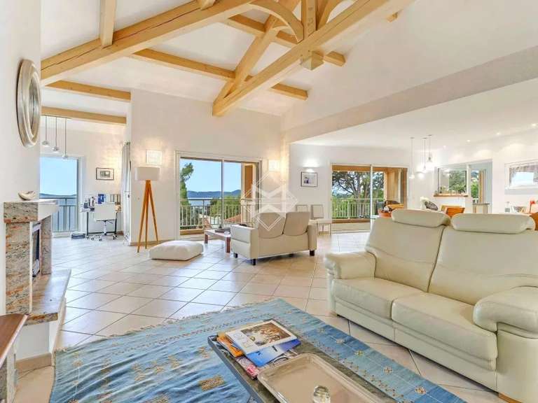 Villa Le Lavandou - 3 bedrooms - 241m²