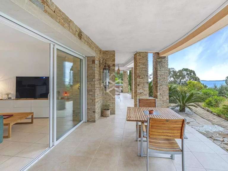 Villa Le Lavandou - 3 bedrooms - 241m²