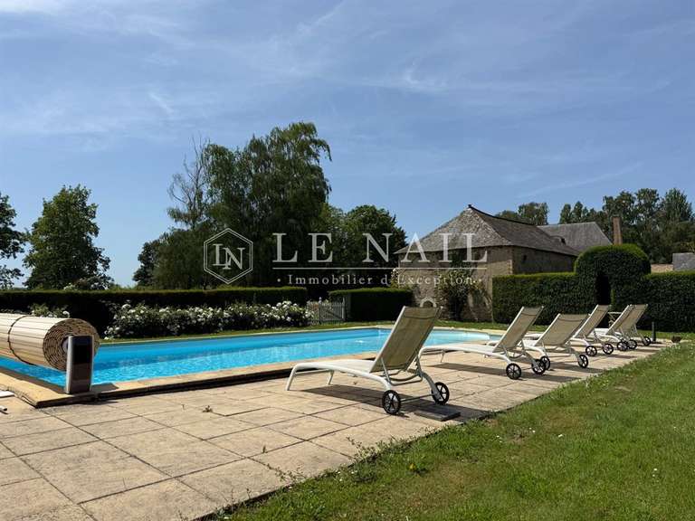 Propriété Le Lion-d'Angers - 9 chambres - 420m²