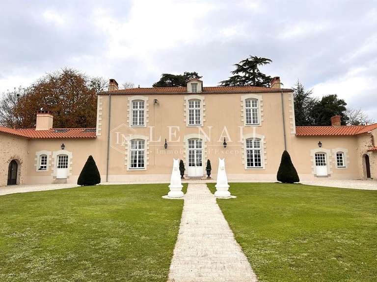Propriété Le Loroux-Bottereau - 7 chambres - 540m²
