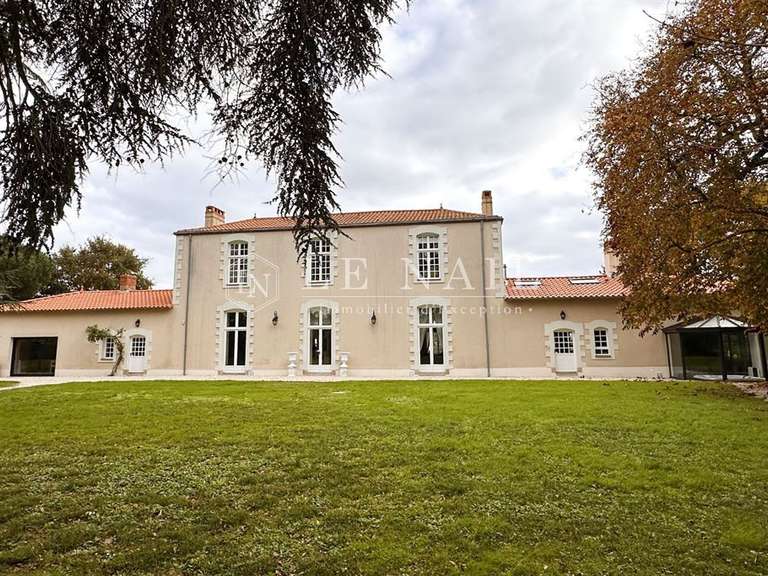 Propriété Le Loroux-Bottereau - 7 chambres - 540m²