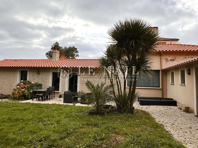 Propriété Le Loroux-Bottereau - 7 chambres - 540m²