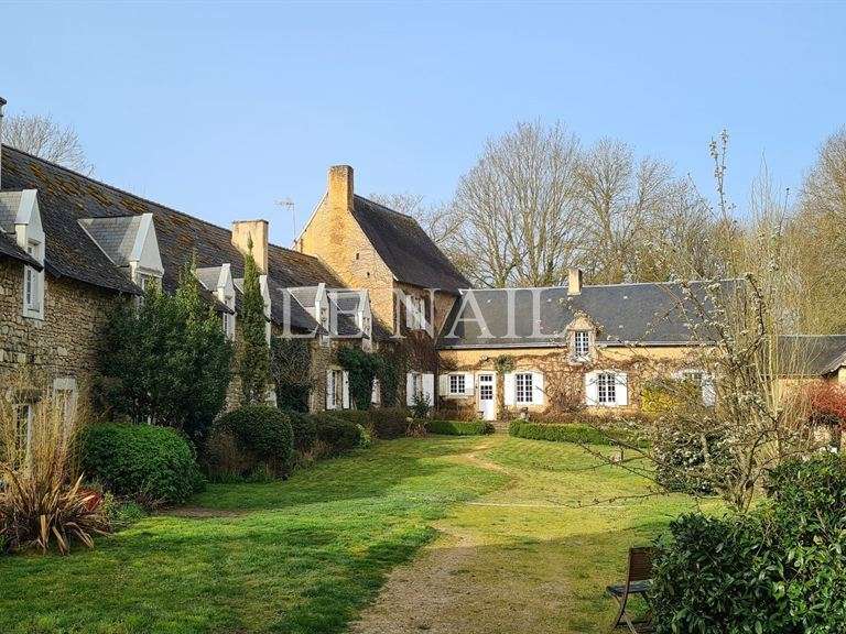 Sale House Le Mans 755 000€ 540m²