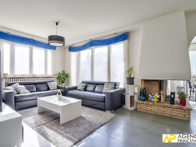 Maison Le Mesnil-le-Roi - 4 chambres - 175m²