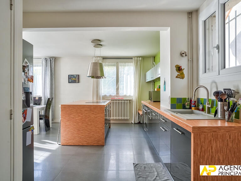 Maison Le Mesnil-le-Roi - 4 chambres - 175m²