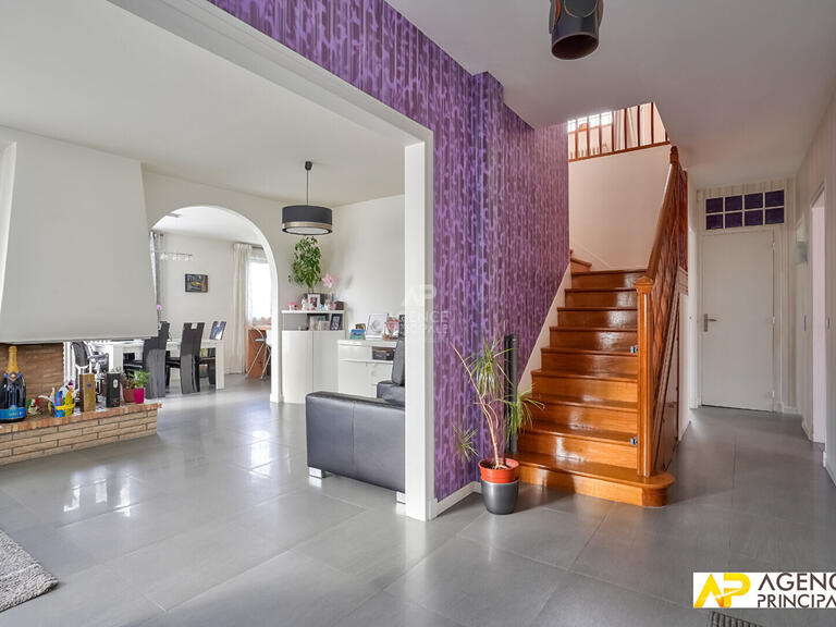 Maison Le Mesnil-le-Roi - 4 chambres - 175m²