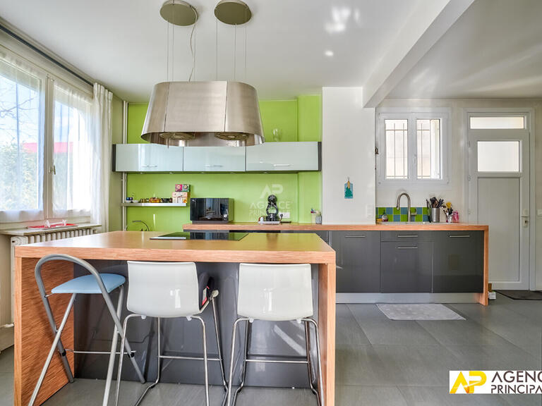 Maison Le Mesnil-le-Roi - 4 chambres - 175m²