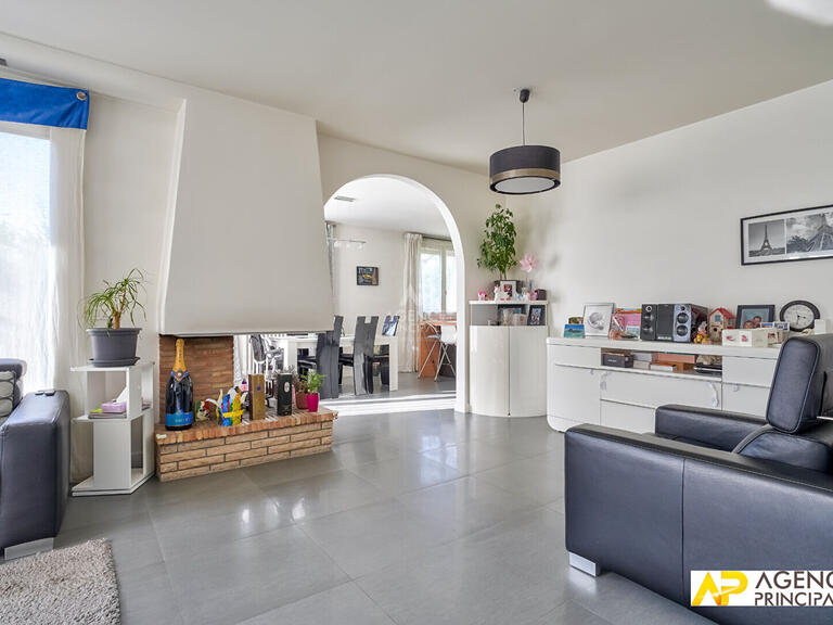 Maison Le Mesnil-le-Roi - 4 chambres - 175m²
