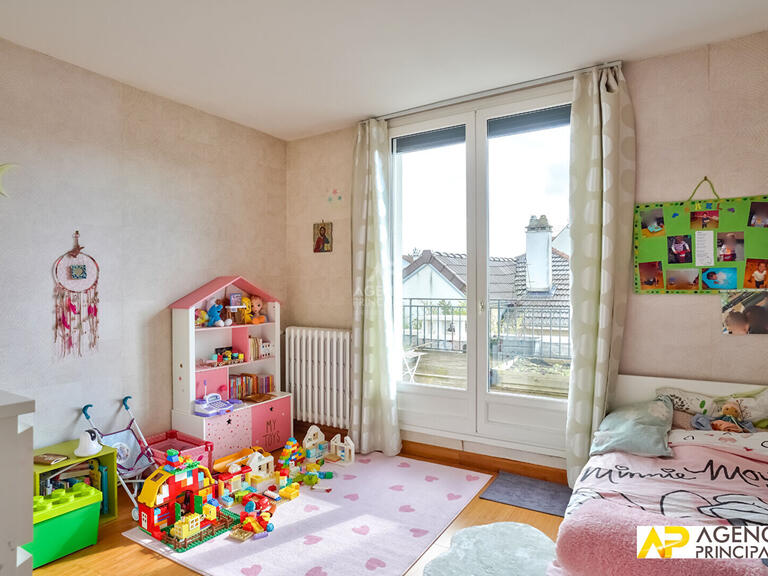 Maison Le Mesnil-le-Roi - 4 chambres - 175m²