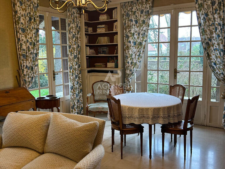 Maison Le Mesnil-le-Roi - 3 chambres - 123m²
