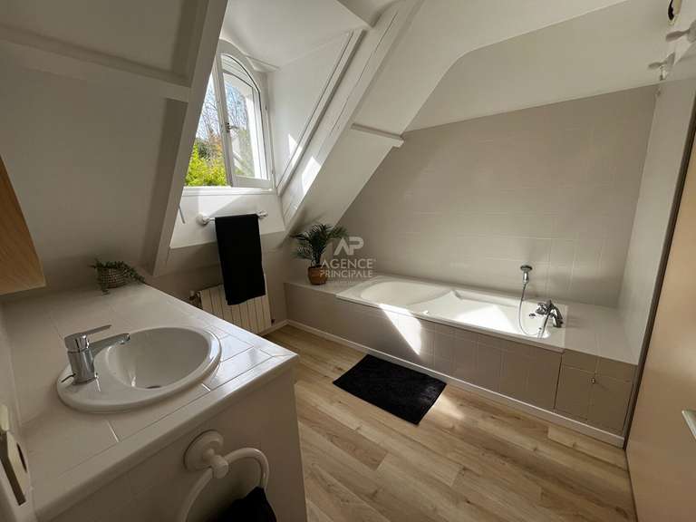 Maison Le Mesnil-le-Roi - 5 chambres - 153m²
