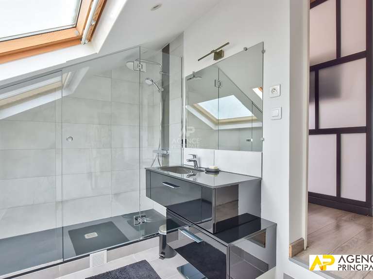 House Le Mesnil-le-Roi - 4 bedrooms - 165m²