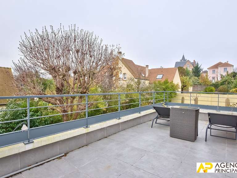 House Le Mesnil-le-Roi - 4 bedrooms - 165m²