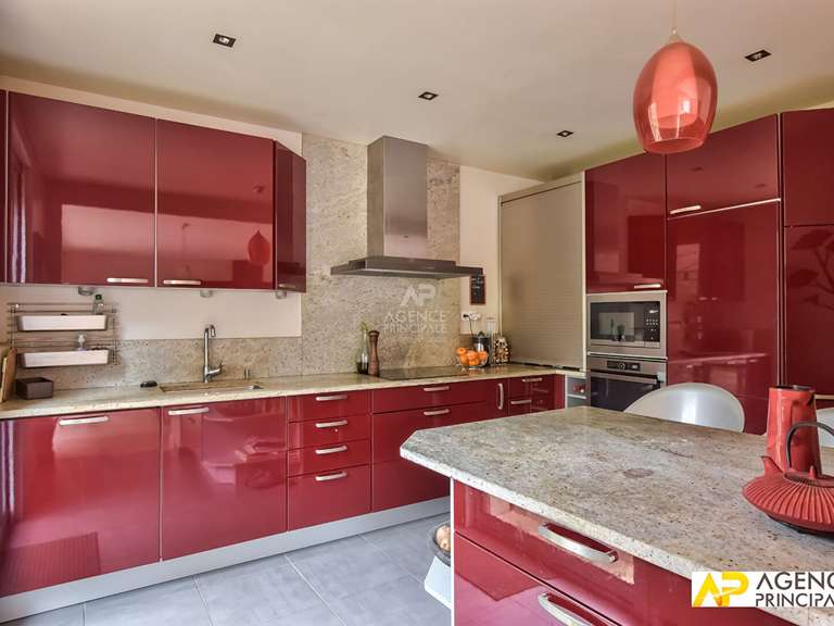 House Le Mesnil-le-Roi - 5 bedrooms - 187m²