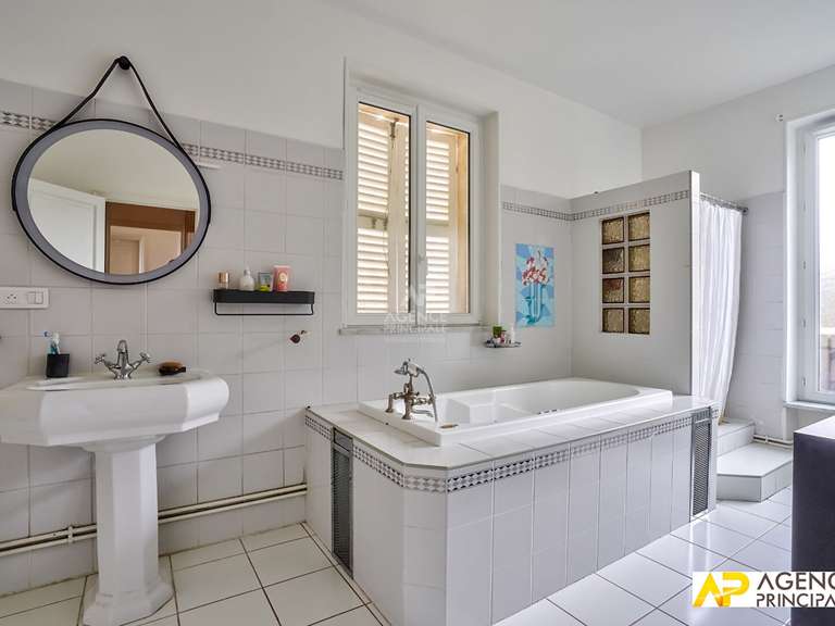 House Le Mesnil-le-Roi - 5 bedrooms - 144m²