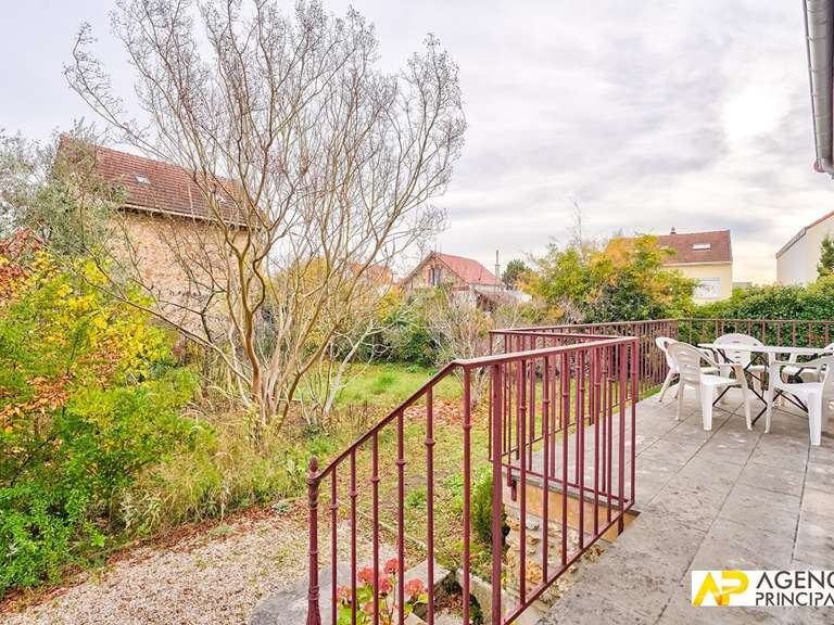 House Le Mesnil-le-Roi - 3 bedrooms - 134m²