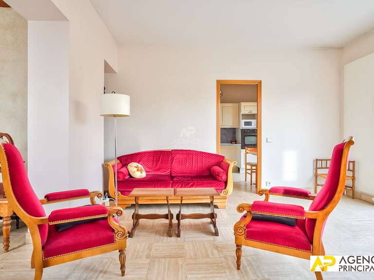 Maison Le Mesnil-le-Roi - 3 chambres - 134m²