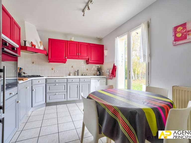 Maison Le Mesnil-le-Roi - 4 chambres - 160m²