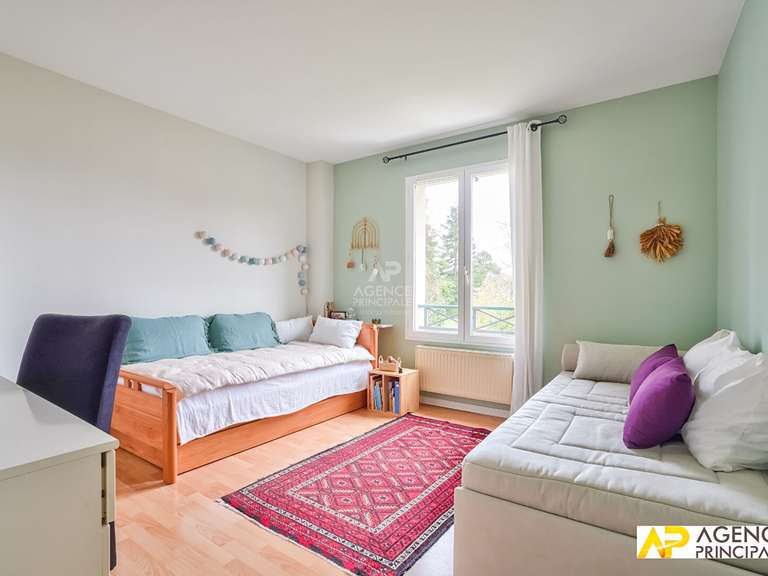 Maison Le Mesnil-le-Roi - 4 chambres - 160m²