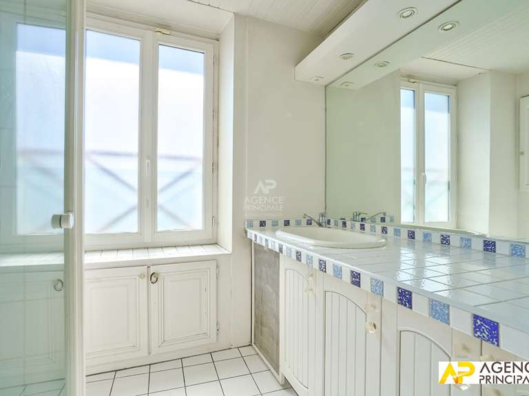 Maison Le Mesnil-le-Roi - 4 chambres - 192m²