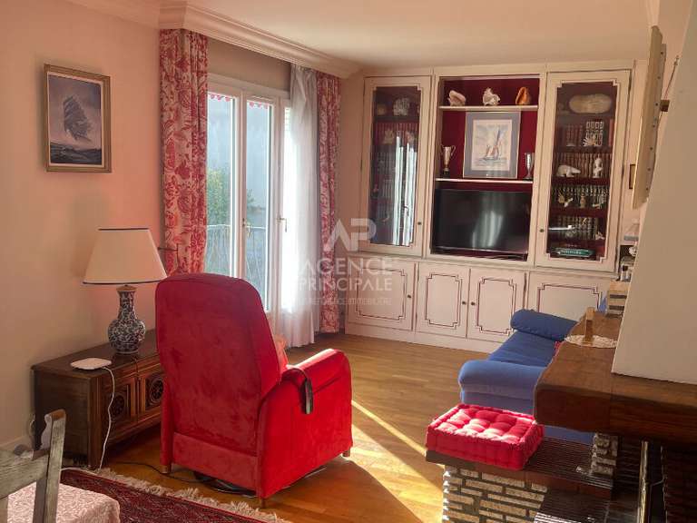 Maison Le Mesnil-le-Roi - 3 chambres - 88m²