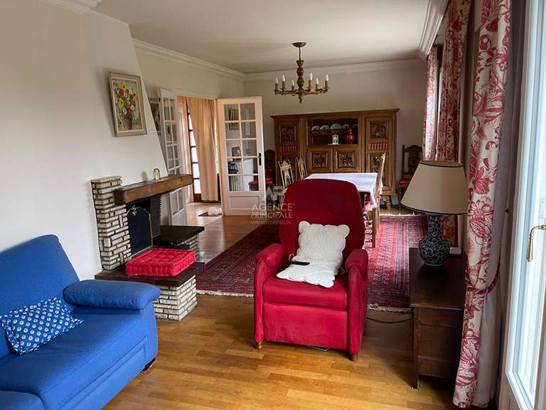 Maison Le Mesnil-le-Roi - 3 chambres - 88m²