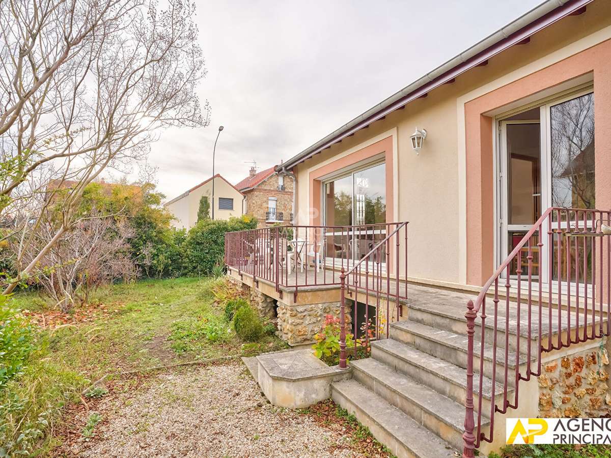 House Le Mesnil-le-Roi