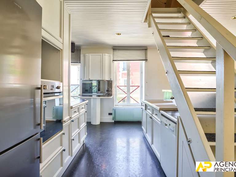 Maison Le Mesnil-le-Roi - 4 chambres - 192m²