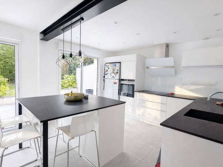 Maison Le Mesnil-le-Roi - 5 chambres - 153m²