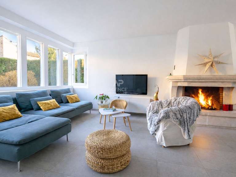 Maison Le Mesnil-le-Roi - 5 chambres - 153m²