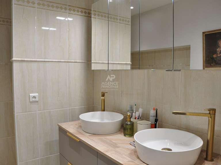 Maison Le Mesnil-le-Roi - 3 chambres - 215m²