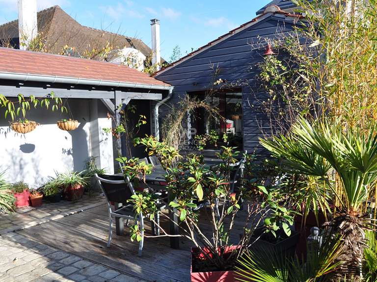 Maison Le Mesnil-le-Roi - 3 chambres - 215m²