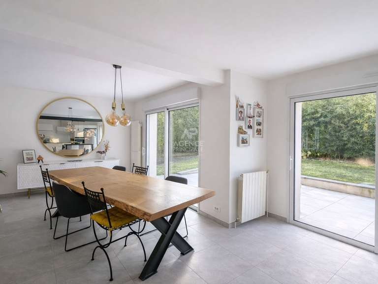 Maison Le Mesnil-le-Roi - 5 chambres - 153m²