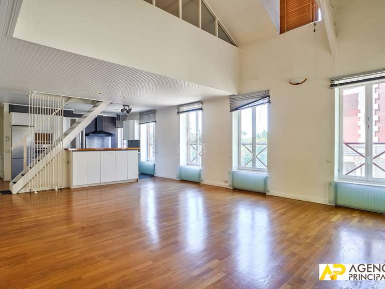 Maison Le Mesnil-le-Roi - 4 chambres - 192m²