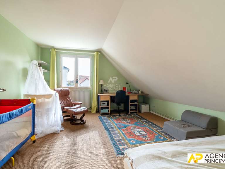 Maison Le Mesnil-le-Roi - 6 chambres - 200m²