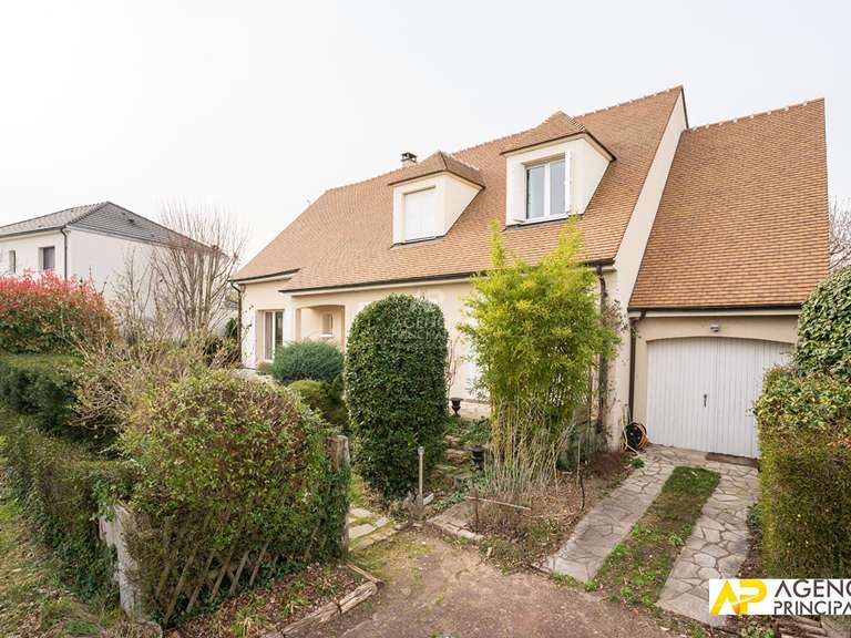 Maison Le Mesnil-le-Roi - 6 chambres - 200m²